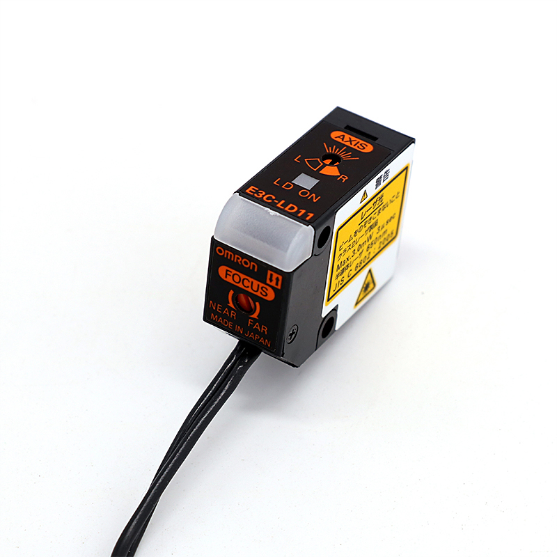 OMRON 欧姆龙 数字放大器分离光电传感器 （激光型） E3C-LR12 2M