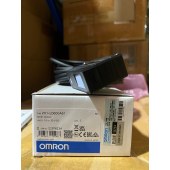 OMRON 欧姆龙 智能传感器内置放大器型激光传感器 ZX1-LD600A61 5M