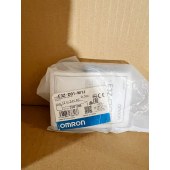 OMRON 欧姆龙 内置小型放大器型光电传感器 E3Z-D81-M1J 0.3M