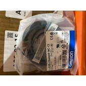 OMRON 欧姆龙 小径型接近传感器 E2E-C04N03-WC-C2 2M OMS
