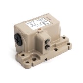 OMRON 欧姆龙 多连式限位开关VB-4121